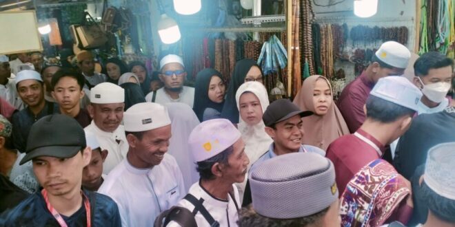 Digerakkan Mahabbah, Ratusan Jamaah Nurul Musthofa Bangkuang Bertolak ke Sekumpul