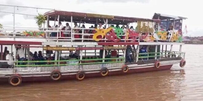 Libur Awal 2026, Wisata Susur Sungai Kahayan Jadi Primadona, KM Berkah Multifungsi Diserbu Pengunjung