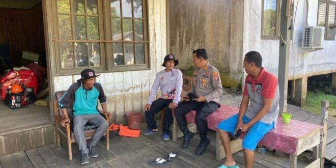 Kapolsek Karau Kuala Turun ke Warga, Ingatkan Bahaya Penipuan Bermula dari Media Sosial