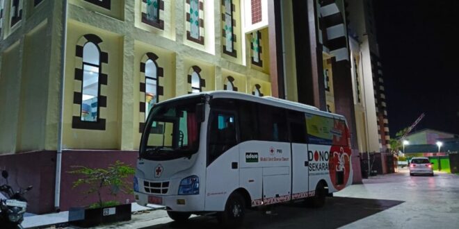 Denyut Kemanusiaan di Kota Cantik, Donor Darah Usai Tarawih Masjid Kubah Hijau jadi Tradisi Inspiratif