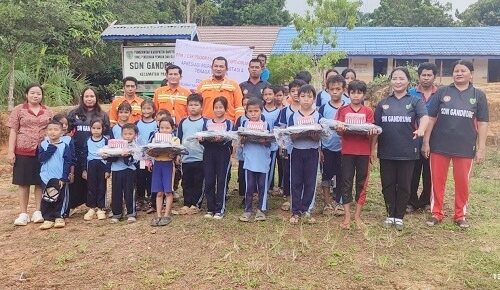 PT TKS Buktikan Komitmen, Bantuan Pendidikan Mengalir untuk Siswa dan Guru di Bartim