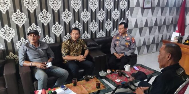 Sentuhan Humanis di Karau Kuala, Kapolsek Bangun Sinergi Lewat Dialog Santai