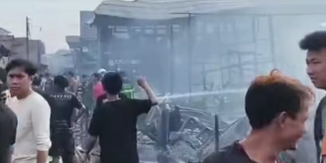 Puluhan Rumah di Palangka Raya Ludes Dilalap Api, Akses Sempit dan Minim Sumber Air Hambat Pemadaman
